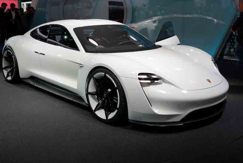 Porsche S Version Of The Electric Car Mission E Is Coming To The Streets In 2019 Helios7 Com